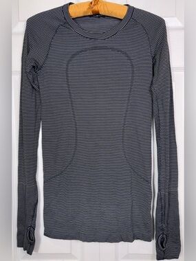 Lululemon Swiftly Tech Long Sleeve Crew Top Size 4